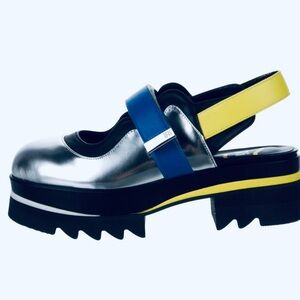New in box Silver and Blue Women's Platform Shoes great salon look 🫶🏻